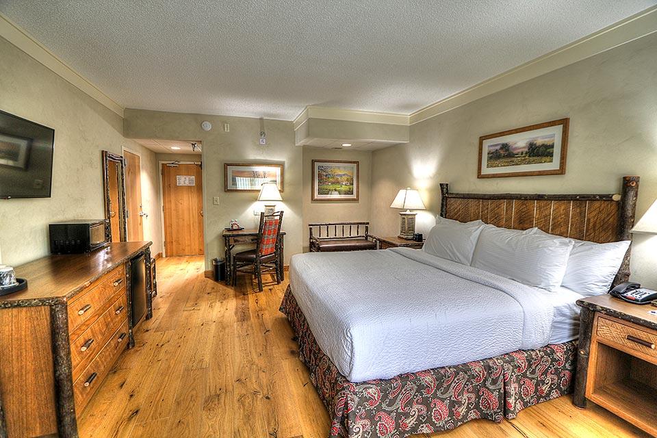 Spacious King Room in Sevierville